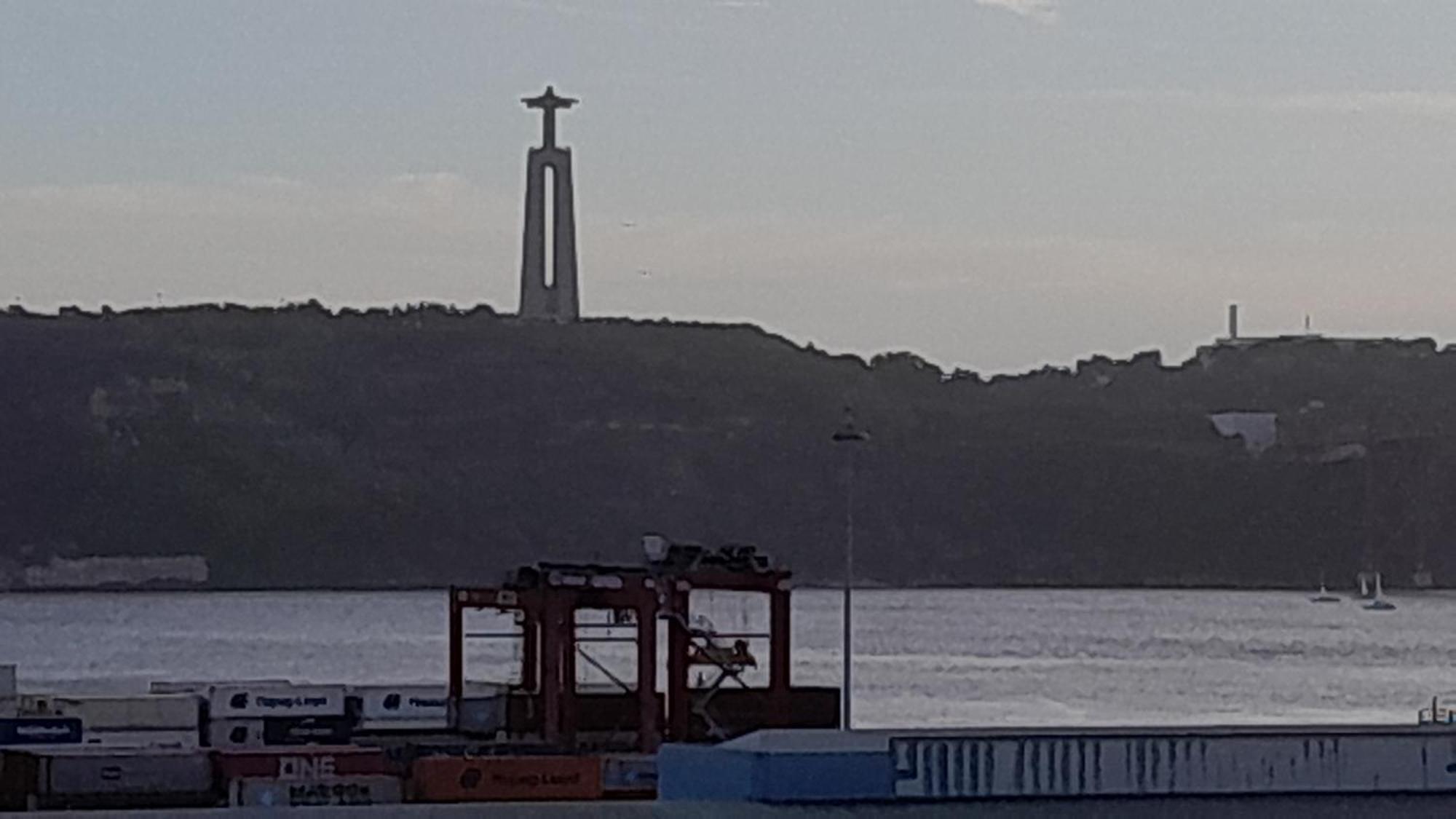 Sobre O Rio * Lisbon